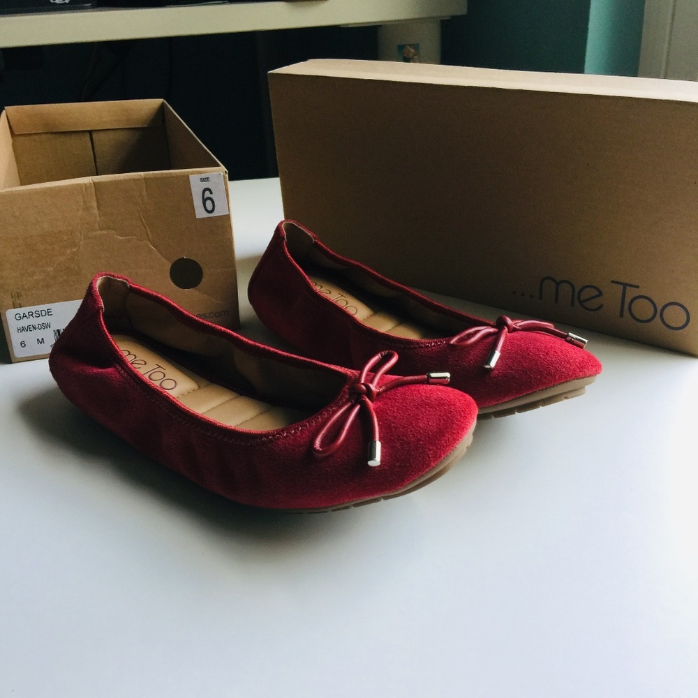 Me Too Red Suede Ballet Flats 6M Bow Detail NWT